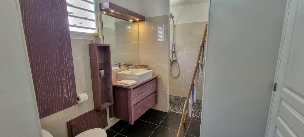 Location villa 5 chambres 10 personnes avec piscine à 100m de la plage à Saint François en Guadeloupe