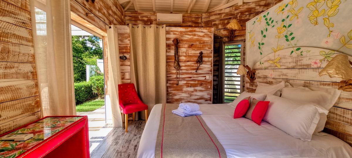 Location villa 5 chambres 10 personnes avec piscine à 100m de la plage à Saint François en Guadeloupe
