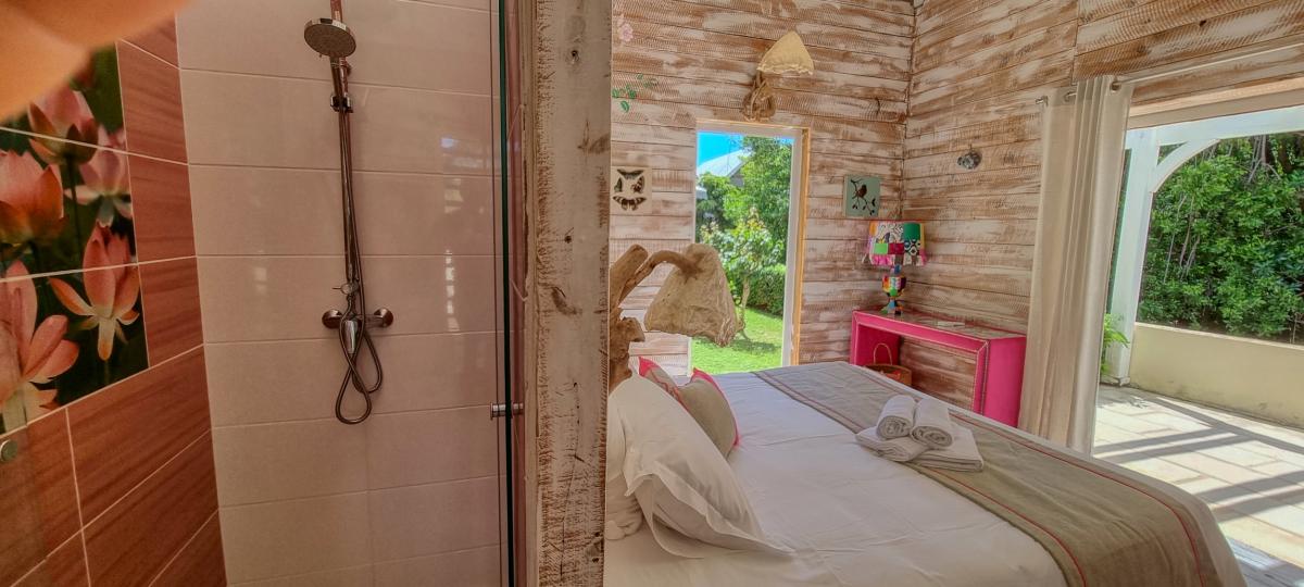 Location villa 5 chambres 10 personnes avec piscine à 100m de la plage à Saint François en Guadeloupe