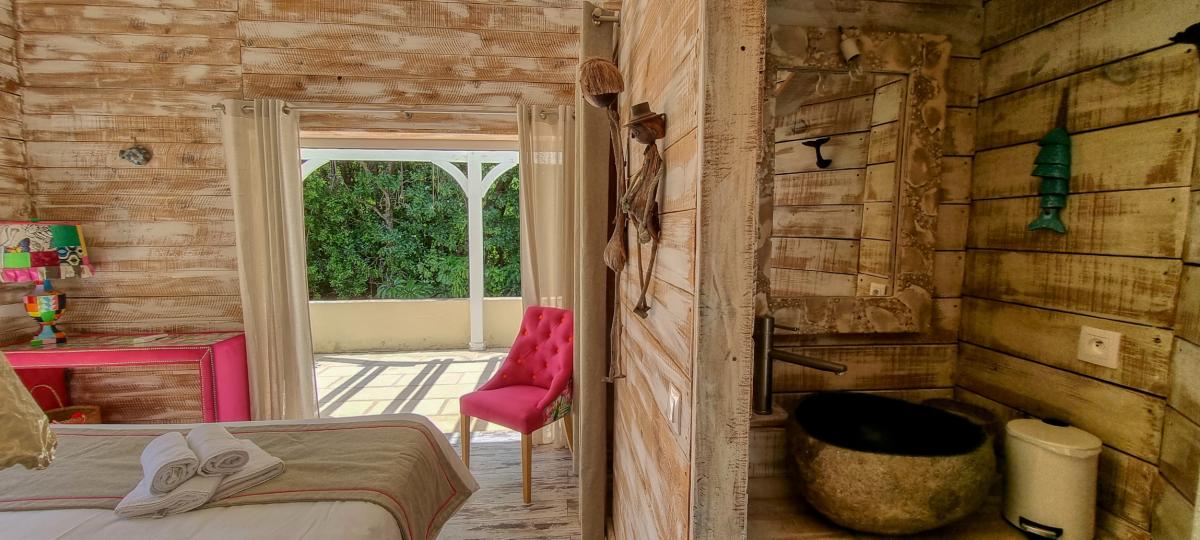 Location villa 5 chambres 10 personnes avec piscine à 100m de la plage à Saint François en Guadeloupe