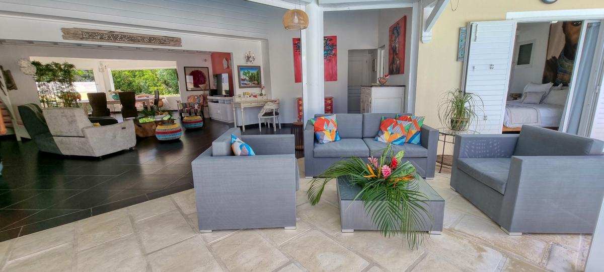 Location villa 5 chambres 10 personnes avec piscine à 100m de la plage à Saint François en Guadeloupe
