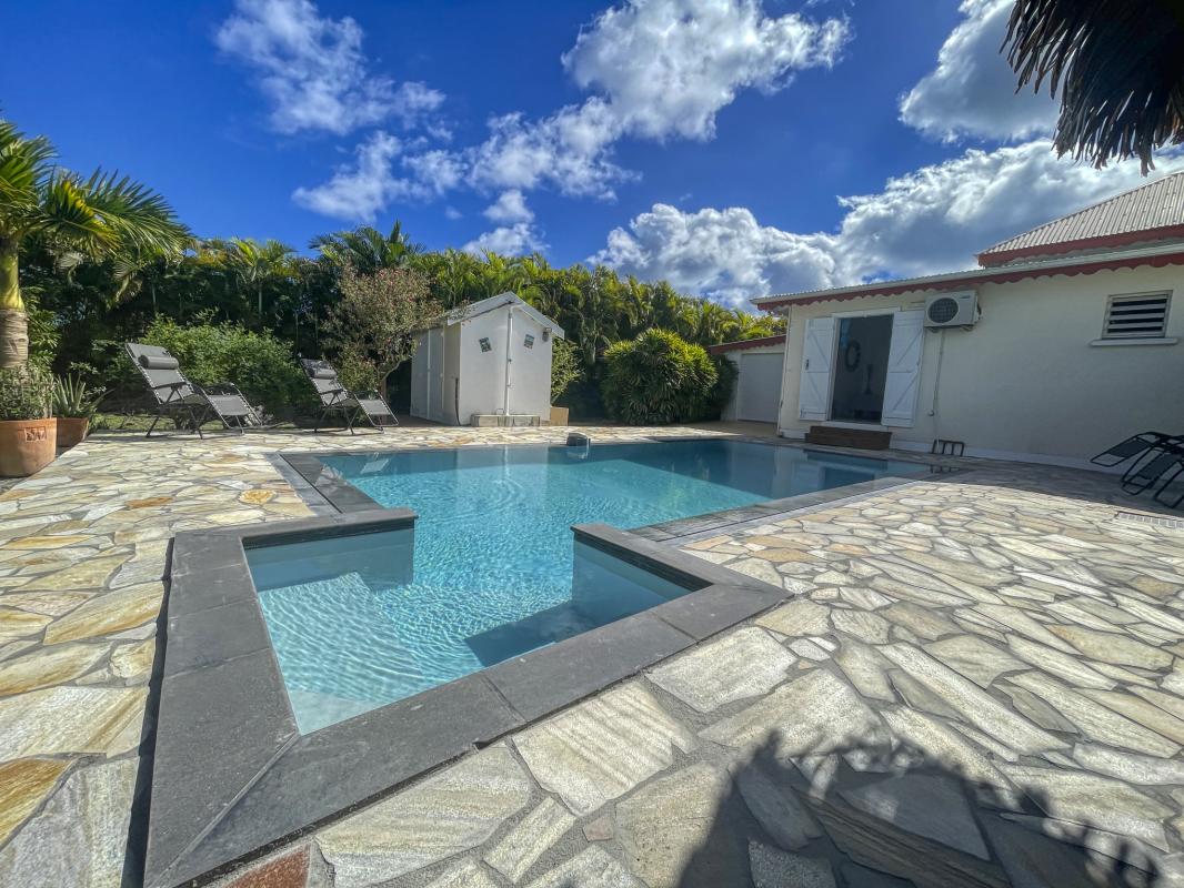 Location villa 4 chambres 11 personnes avec piscine à St François en Guadeloupe - vue piscine...jpg