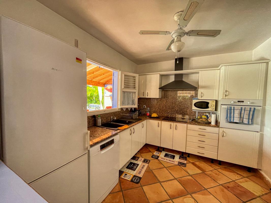 Location villa 3 chambres 6 personnes avec piscine à Saint François en Guadeloupe - cuisine
