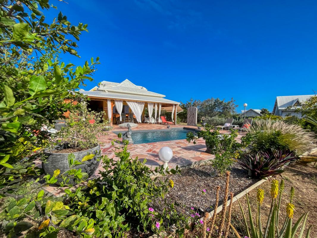 Location villa 3 chambres 6 personnes avec piscine à Saint François en Guadeloupe - ensemble