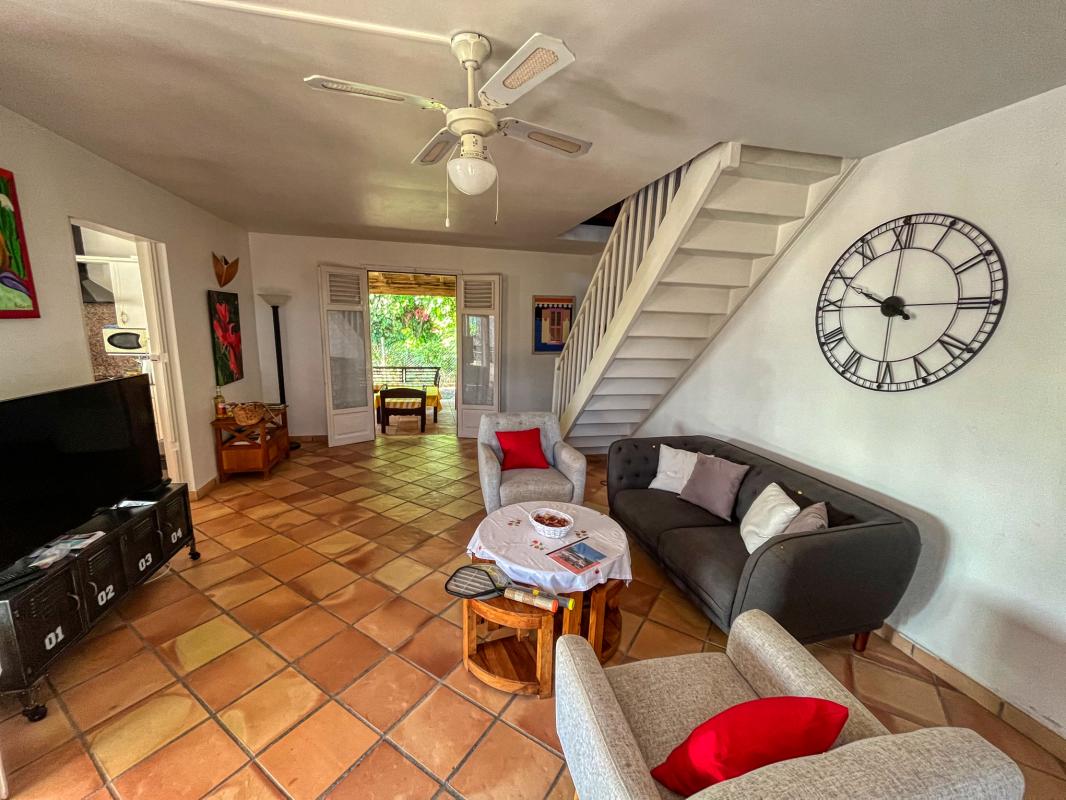 Location villa 3 chambres 6 personnes avec piscine à Saint François en Guadeloupe - salon