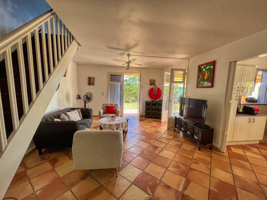 Location villa 3 chambres 6 personnes avec piscine à Saint François en Guadeloupe - salon