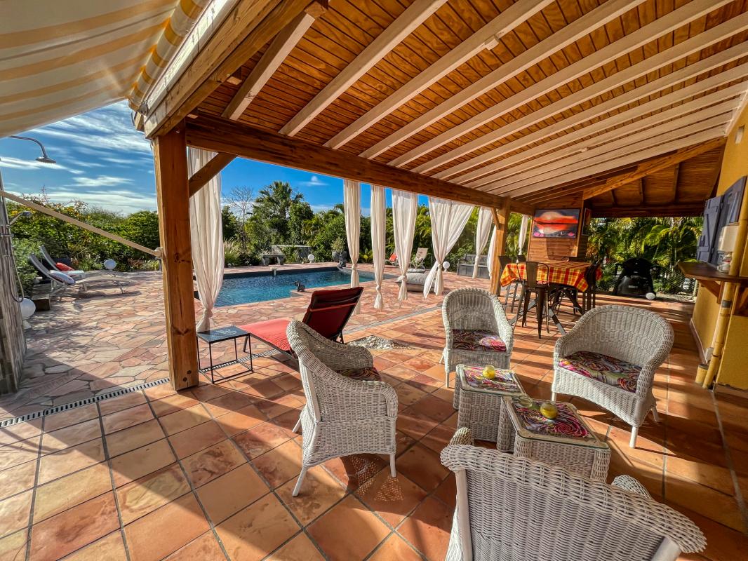 Location villa 3 chambres 6 personnes avec piscine à Saint François en Guadeloupe - terrasse