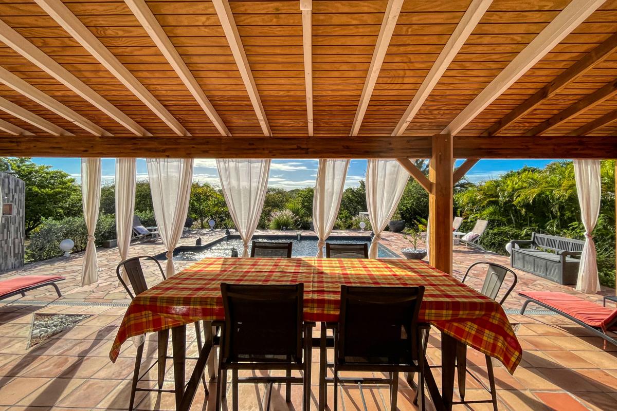 Location villa 3 chambres 6 personnes avec piscine à Saint François en Guadeloupe - terrasse