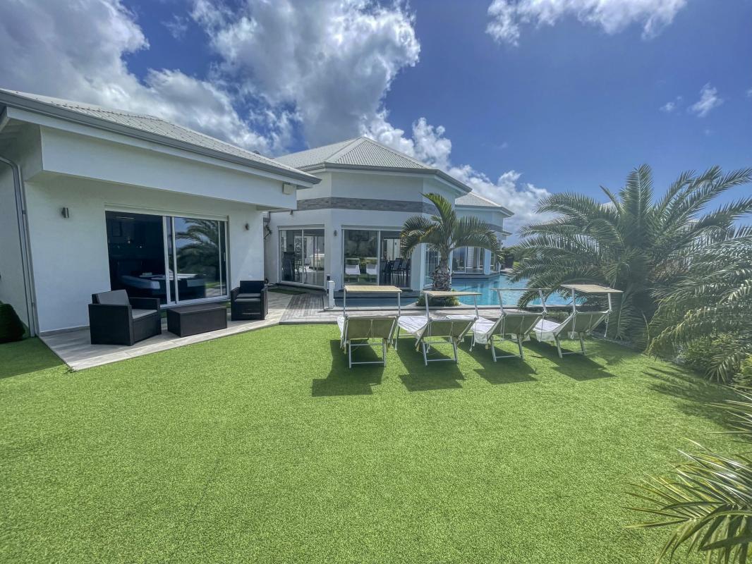 Location villa 14 personnes Saint François Guadeloupe-piscine vue mer