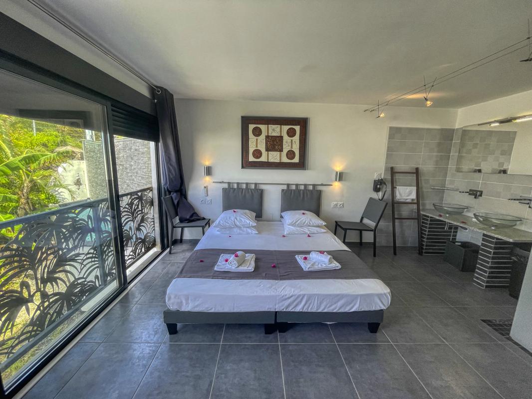 Location villa Saint François Guadeloupe-piscine vue mer-chambre annexe