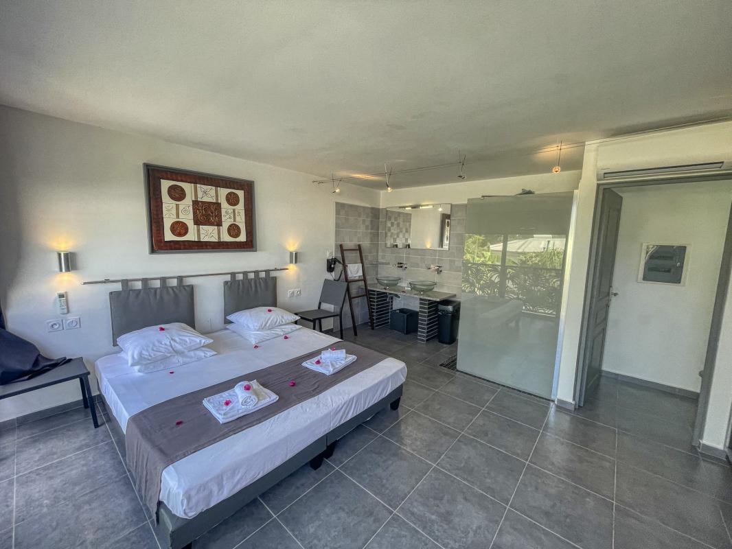 Location villa Saint François Guadeloupe-piscine vue mer-chambre annexe