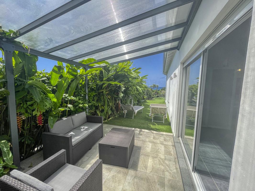 Location villa Saint François Guadeloupe-piscine vue mer-chambre jardin