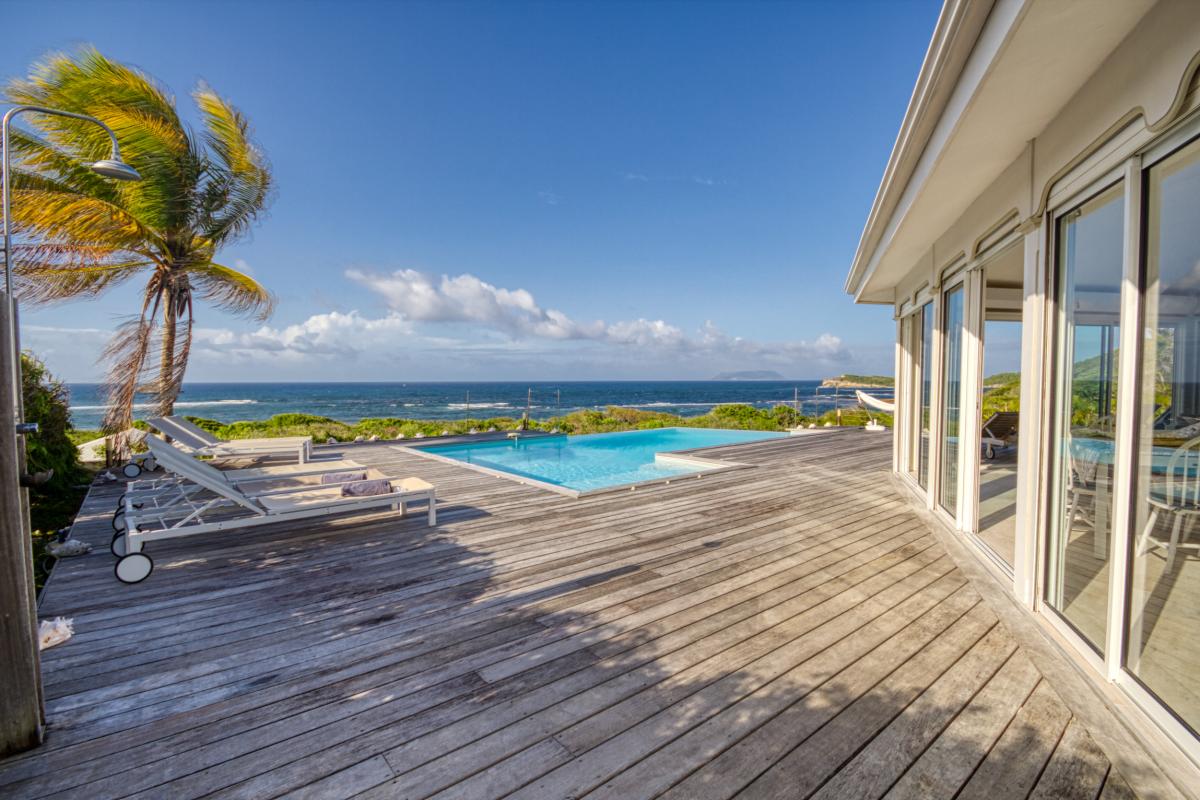 Location villa 3 chambres pour 6 personnes avec piscine vue mer et accés plge anse à la gourde Iguana Bay St François Guadeloupe 