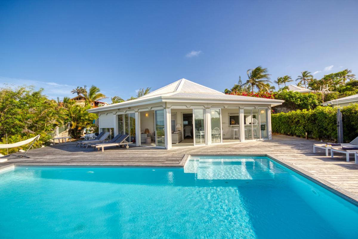 Location villa 3 chambres pour 6 personnes avec piscine vue mer et accés plge anse à la gourde Iguana Bay St François Guadeloupe 