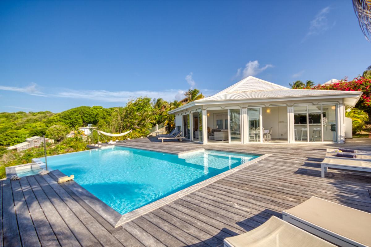 Location villa 3 chambres pour 6 personnes avec piscine vue mer et accés plge anse à la gourde Iguana Bay St François Guadeloupe 