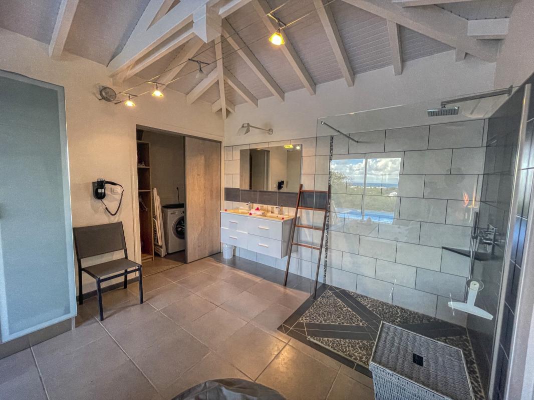 Location villa Guadeloupe Saint François - villa 1 chambre 2 adultes et 1 enfant - piscine et vue mer