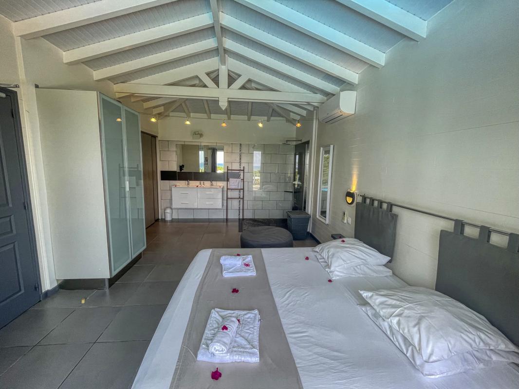 Location villa Guadeloupe Saint François - villa 1 chambre 2 adultes et 1 enfant - piscine et vue mer
