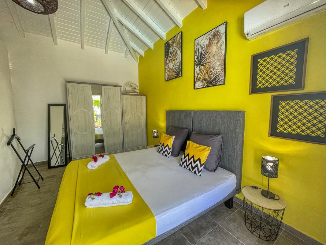 Location villa Guadeloupe Saint François - 3 suites avec salle de douche pour 6 personnes - piscine 