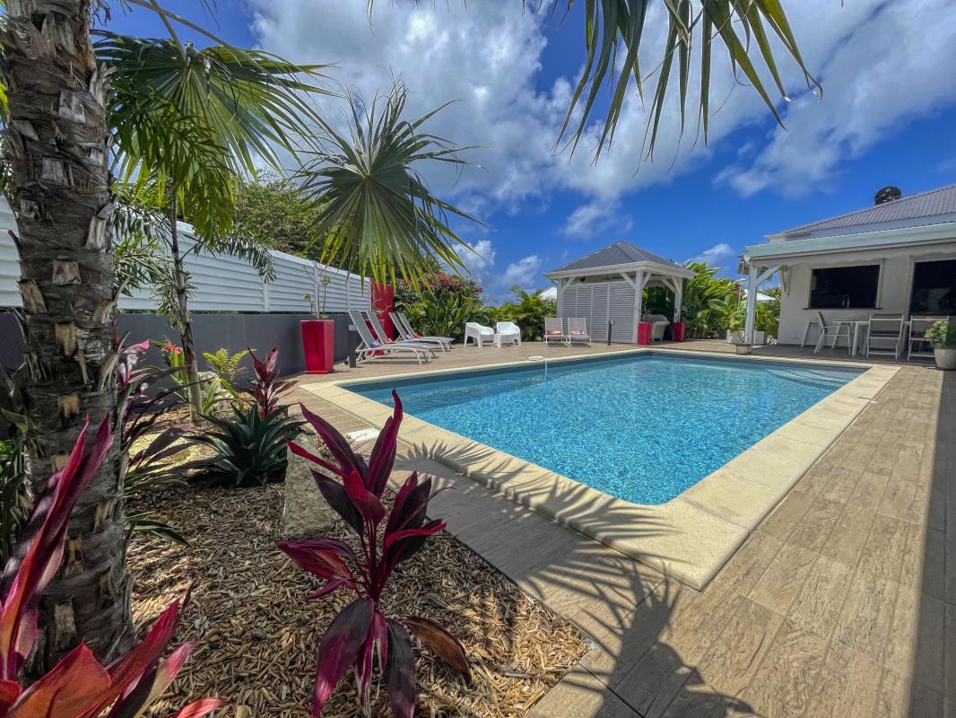 Location villa Guadeloupe Saint François - 3 suites avec salle de douche pour 6 personnes - piscine