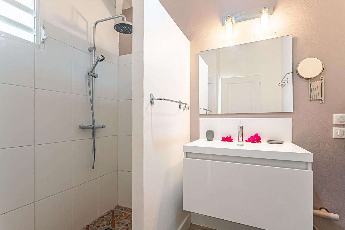 Location villa Guadeloupe Saint François - villa 1 chambre 2 adultes et 1 enfant avec piscine 