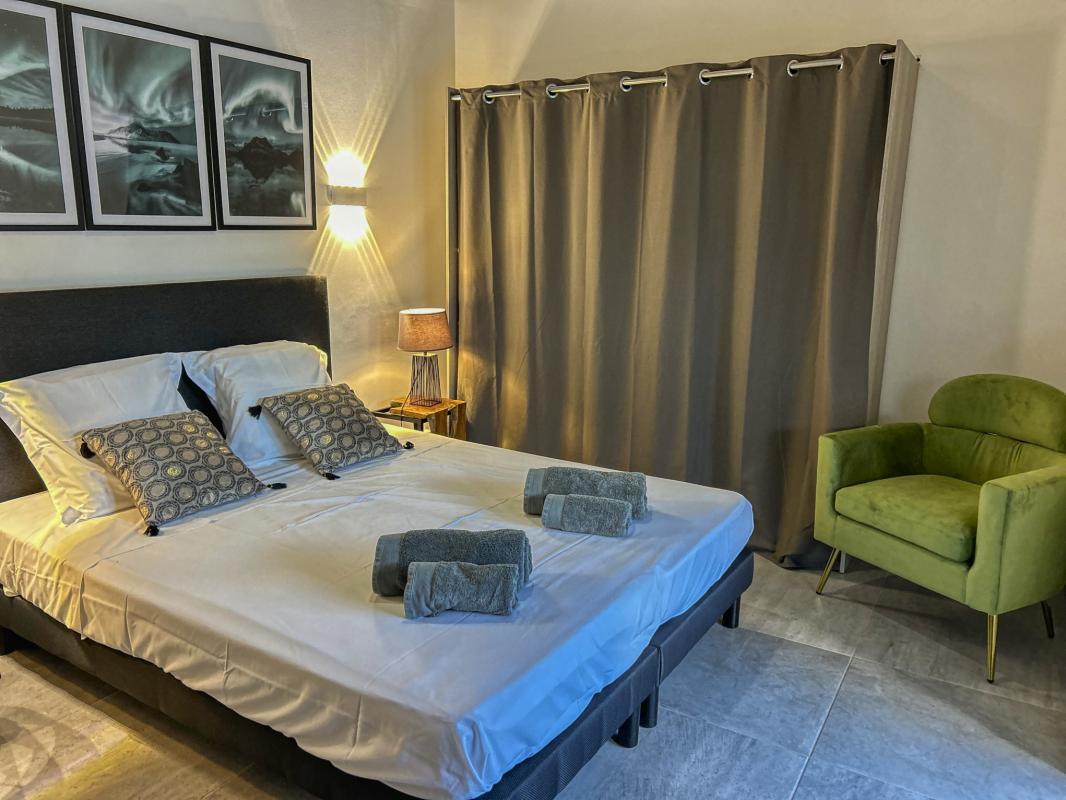 Villa Saint François Guadeloupe_chambre 2 vue piscine