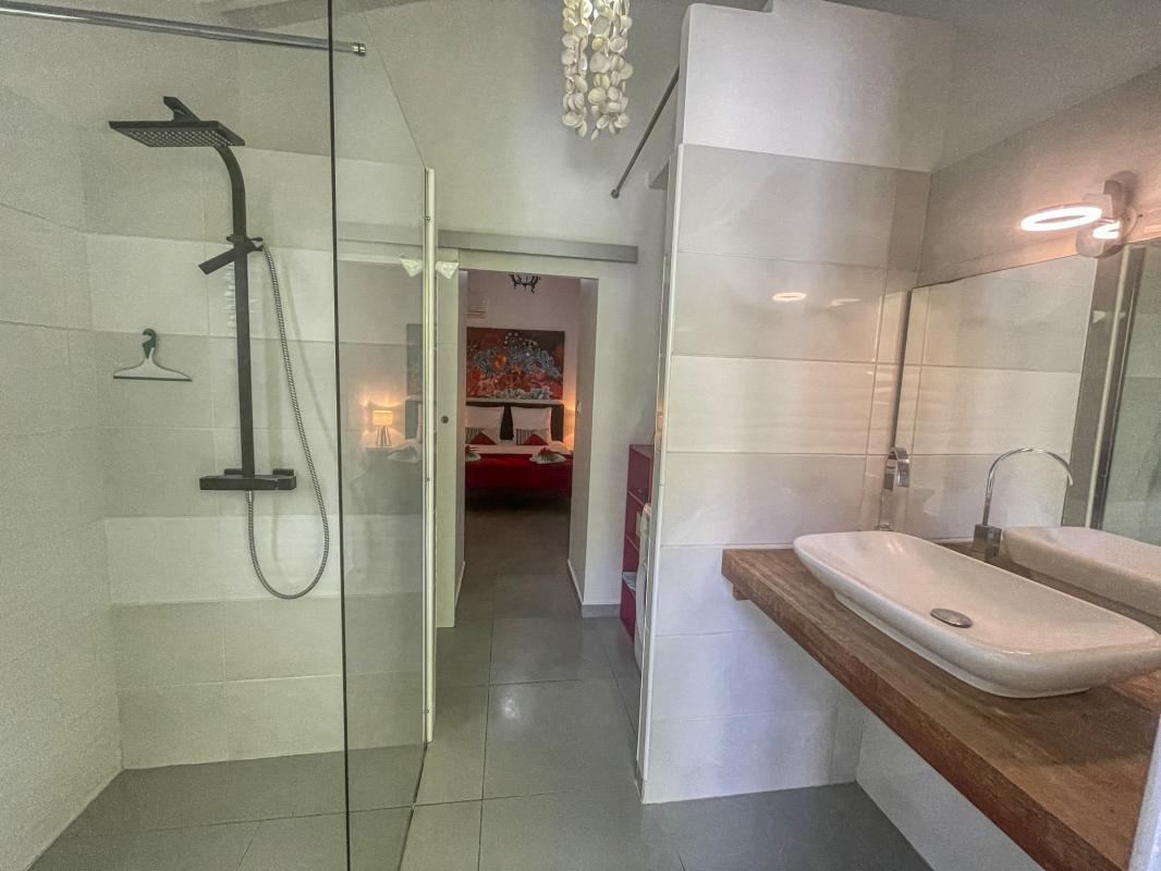 Location villa saint François Guadeloupe - salle de douche