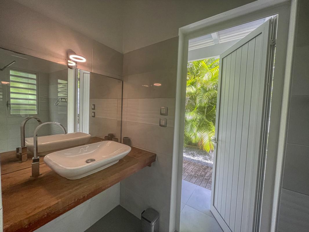 Location villa saint François Guadeloupe - salle de douche