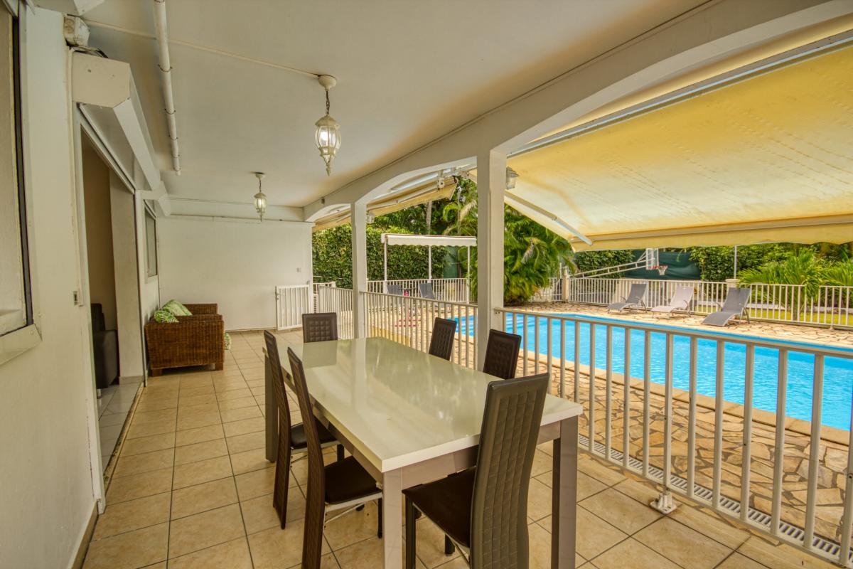 Location villa Guadeloupe St François 7 chambres 14 personnes avec piscine et accés à la mer