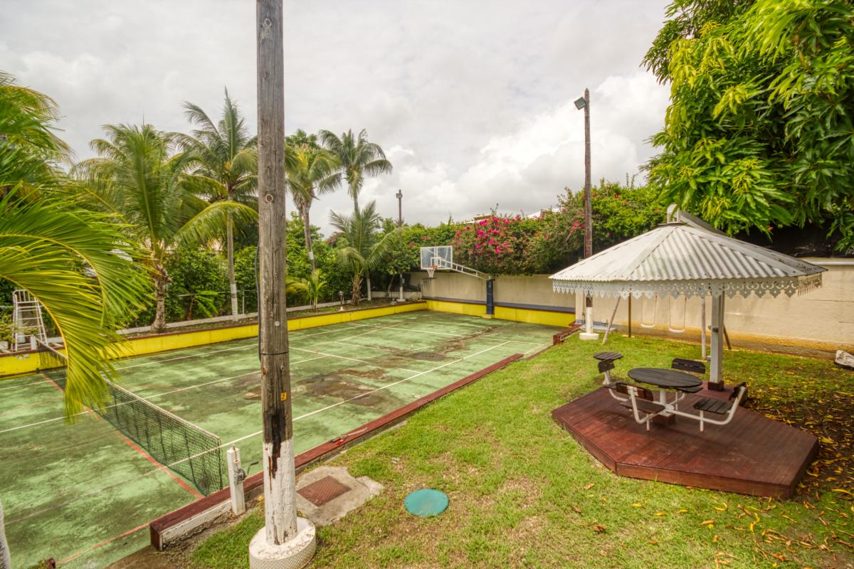 Location villa Guadeloupe St François 7 chambres 14 personnes avec piscine et accés à la mer