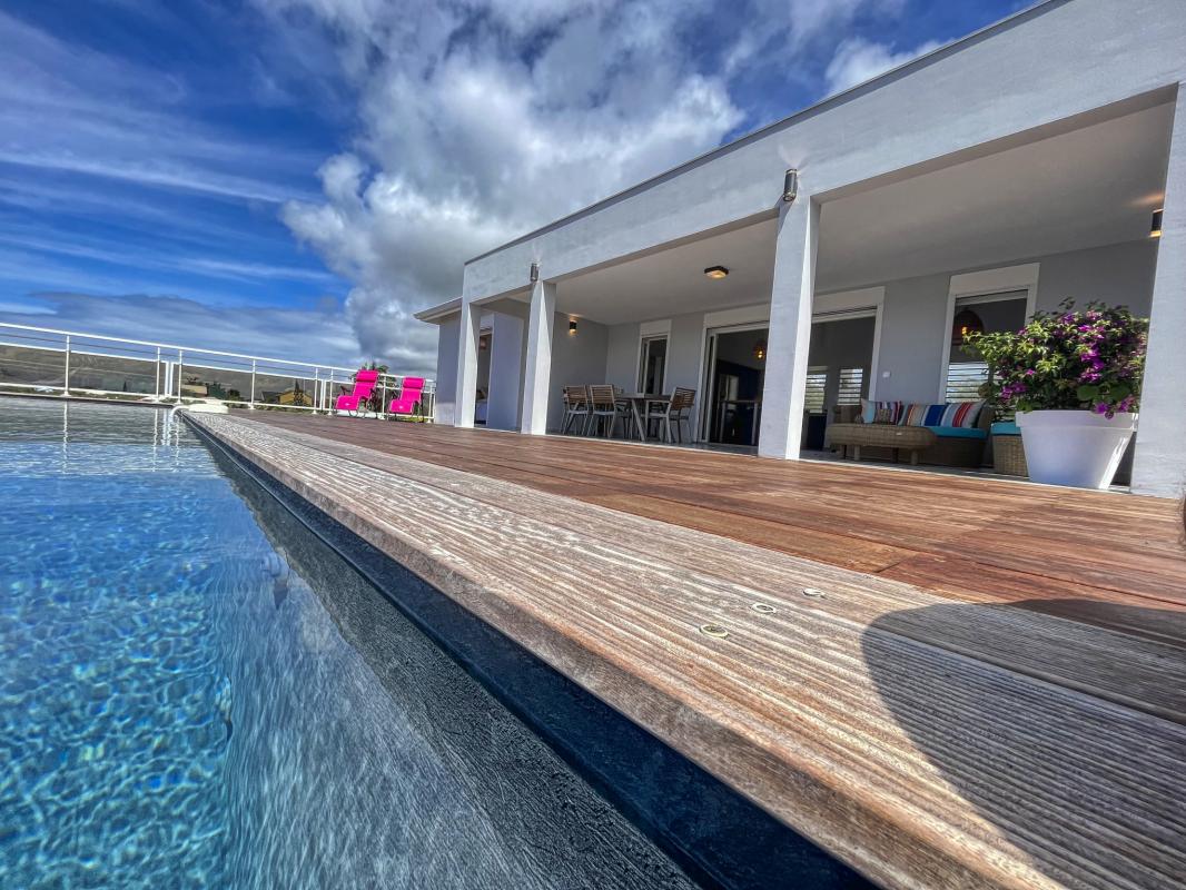 Villa vue mer exceptionnelle à Saint François Guadeloupe-la piscine