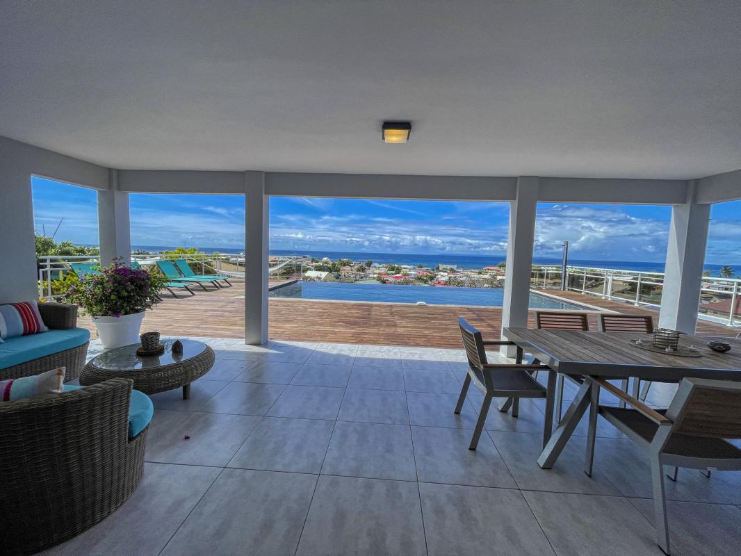 Villa vue mer exceptionnelle à Saint François Guadeloupe-terrasse