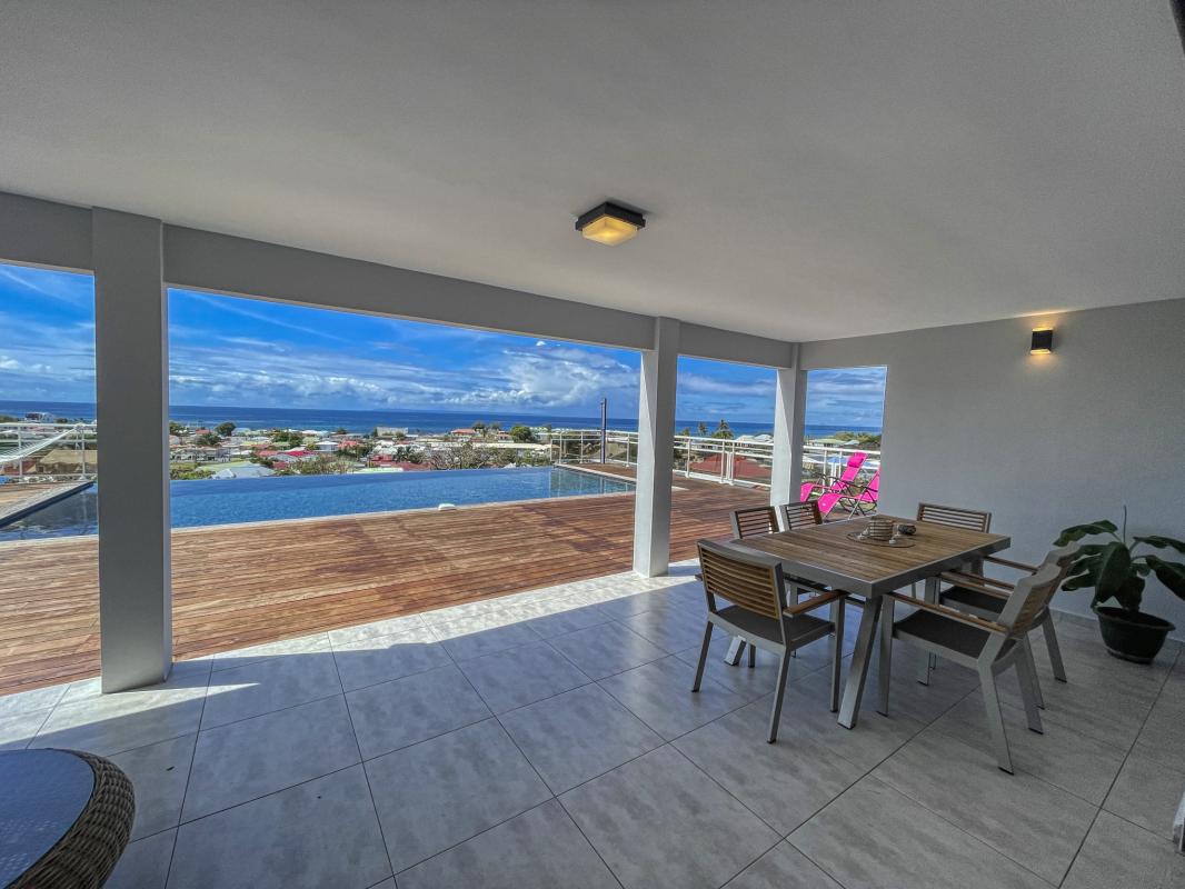 Villa vue mer exceptionnelle à Saint François Guadeloupe-terrasse