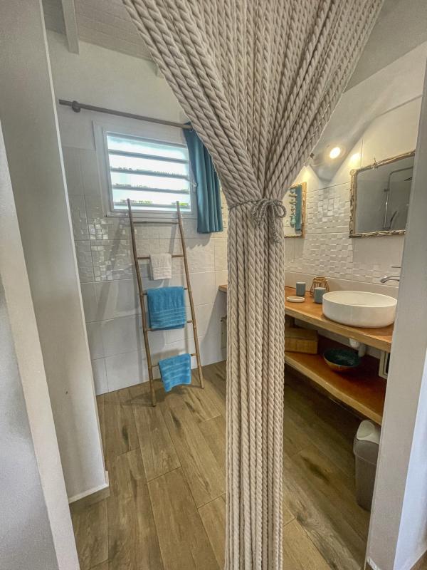 Location villa piscine Saint François Guadeloupe_sdb