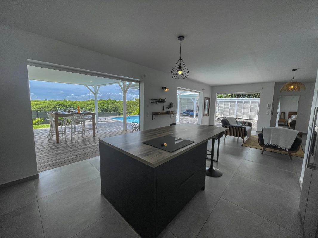 A louer villa 3 chambres piscine Saint François Guadeloupe_ Cuisine 