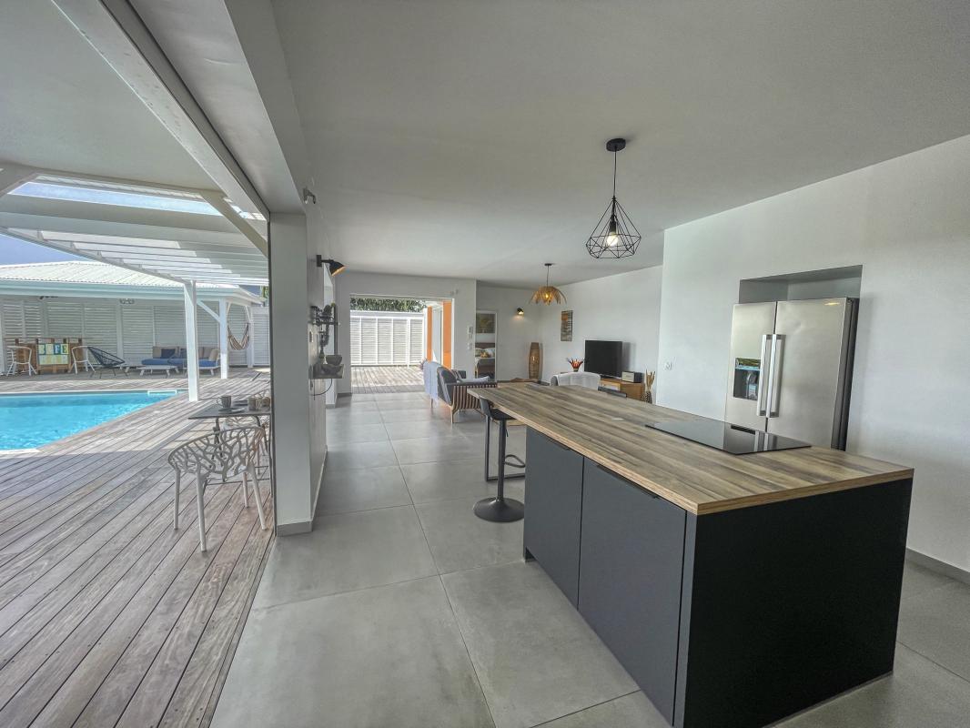 A louer villa 3 chambres piscine Saint François Guadeloupe_ Cuisine 