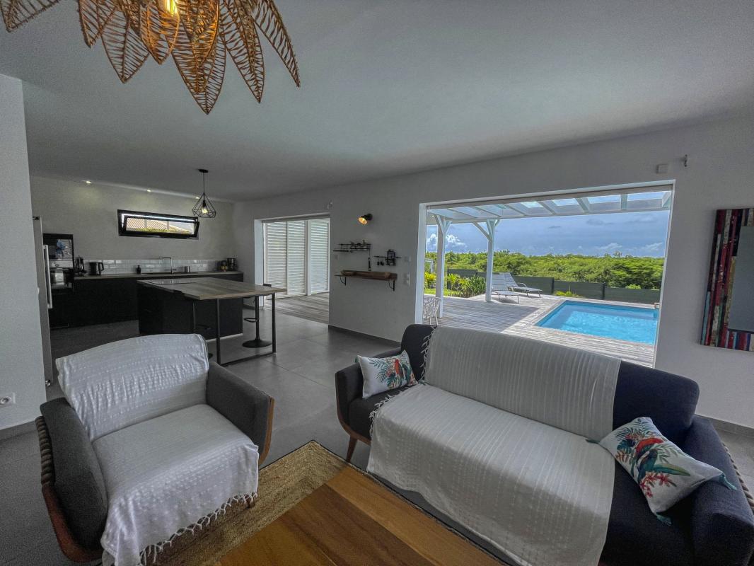 A louer villa 3 chambres piscine Saint François Guadeloupe_ Salon 