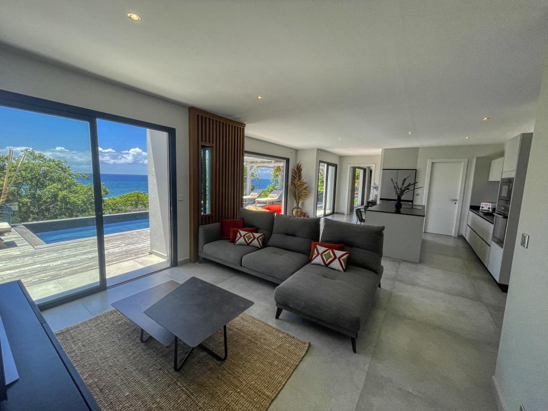 A louer villa 4 chambres vue mer Saint François Guadeloupe_ Salon du bas 