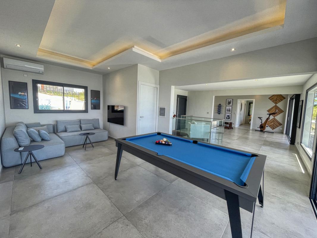 A louer villa 4 chambres vue mer Saint François Guadeloupe_ Salon Haut 