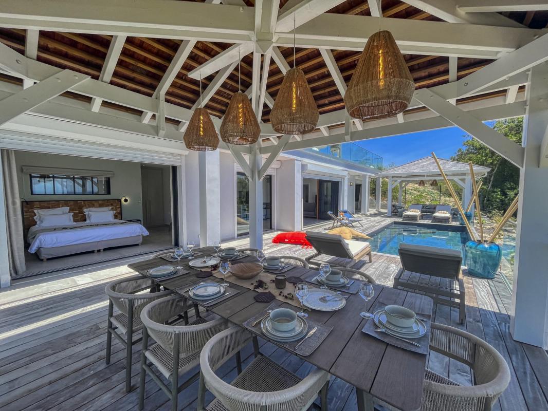 A louer villa 4 chambres vue mer Saint François Guadeloupe_ Table à manger Terrasse 