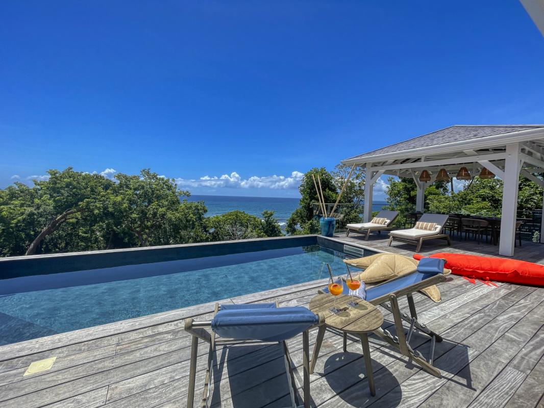A louer villa 4 chambres vue mer Saint François Guadeloupe_ Terrasse Piscine