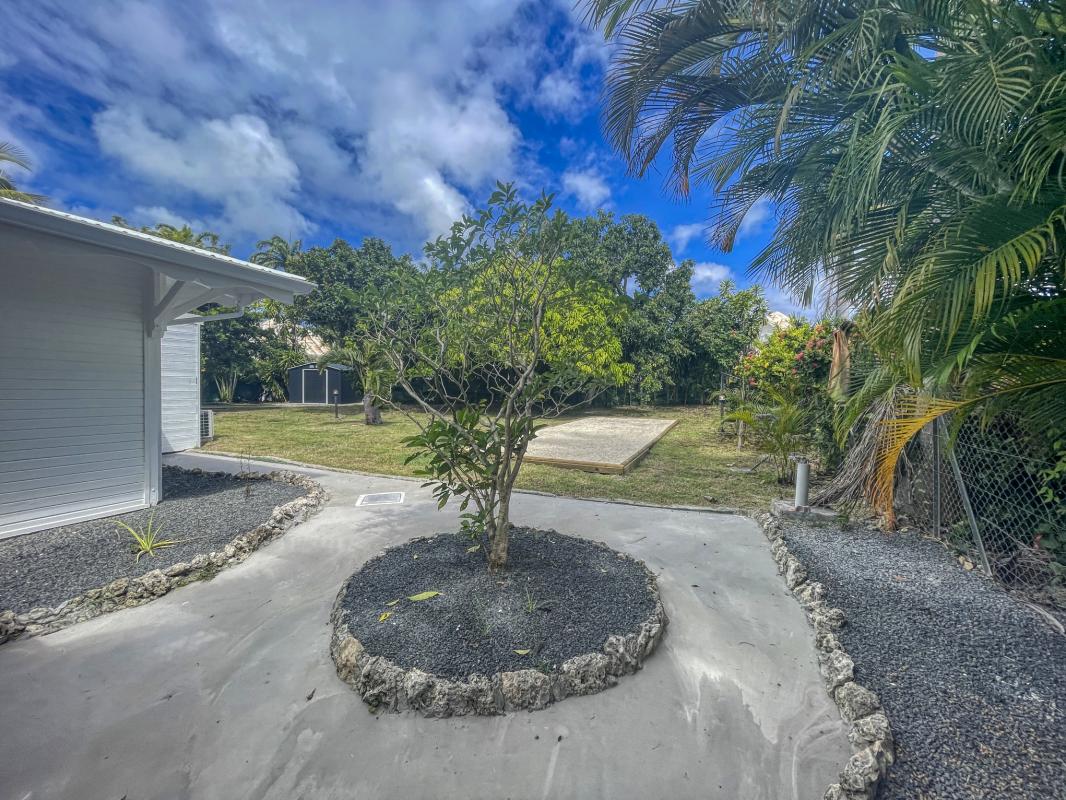 A louer villa 8 personnes Saint François Guadeloupe_ Jardin 