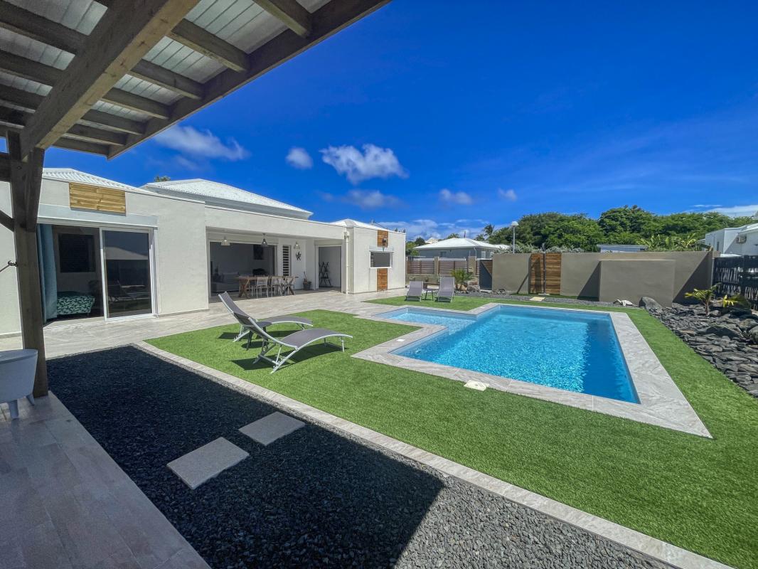 A louer villa proche plage à pieds Saint François Guadeloupe_ Piscine 