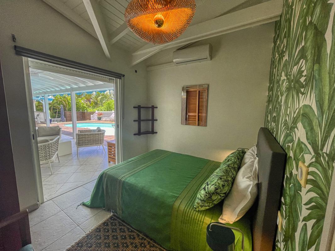 Location villa Saint François Guadeloupe_chambre verte piscine