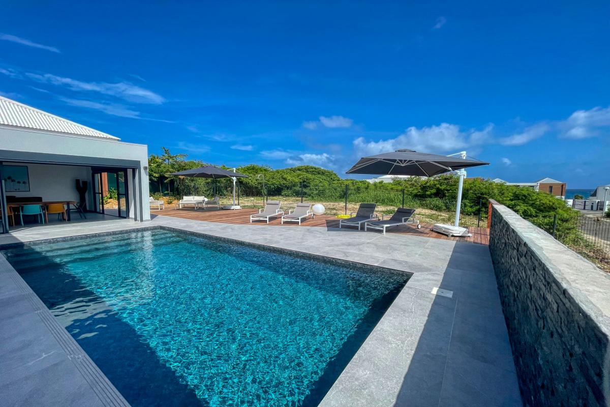 Location-villa-Topaze-2-chambres-8-personnes-vue-mer-piscine-à-St-François-Guadeloupe