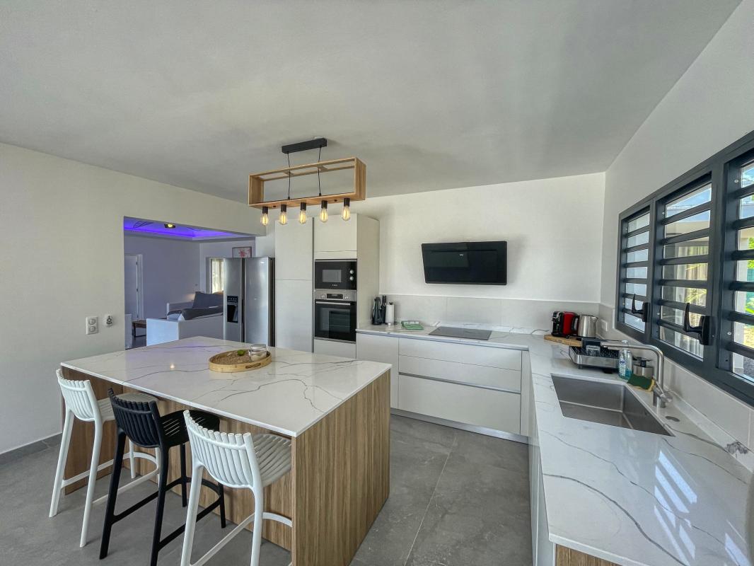 Location-villa-Topaze-2-chambres-8-personnes-vue-mer-piscine-à-St-François-Guadeloupe