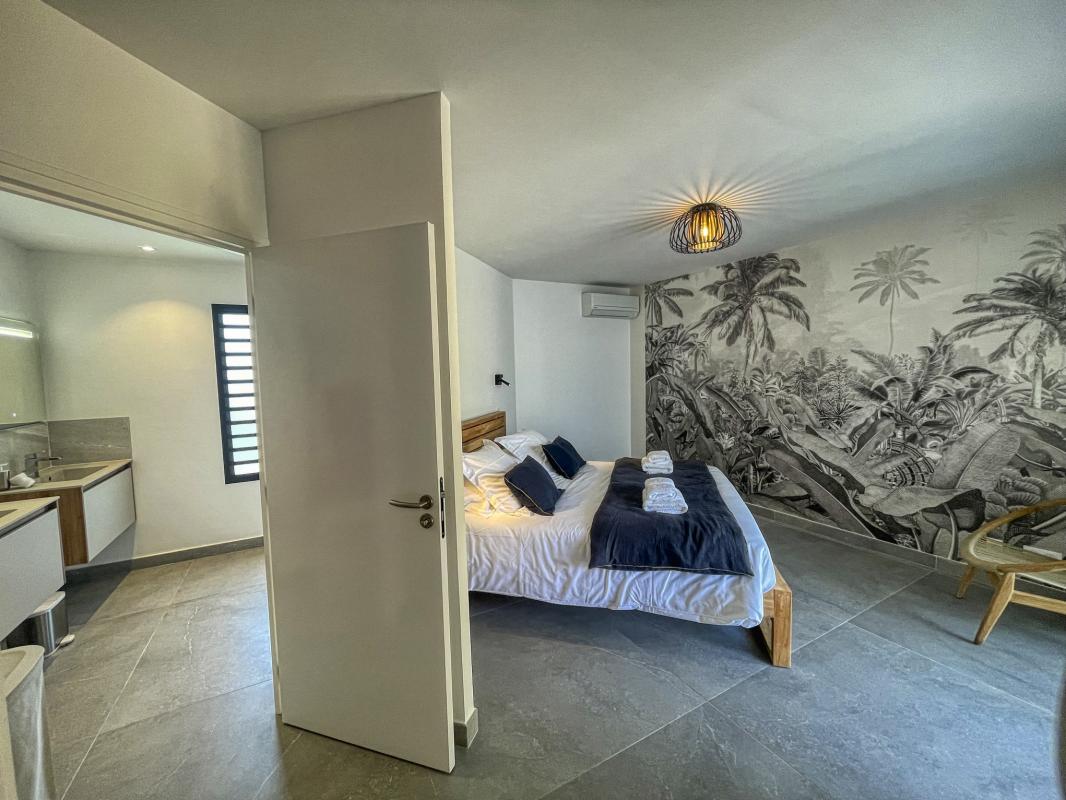 Location-villa-Topaze-2-chambres-8-personnes-vue-mer-piscine-à-St-François-Guadeloupe