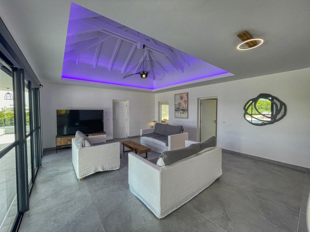 Location-villa-Topaze-2-chambres-8-personnes-vue-mer-piscine-à-St-François-Guadeloupe