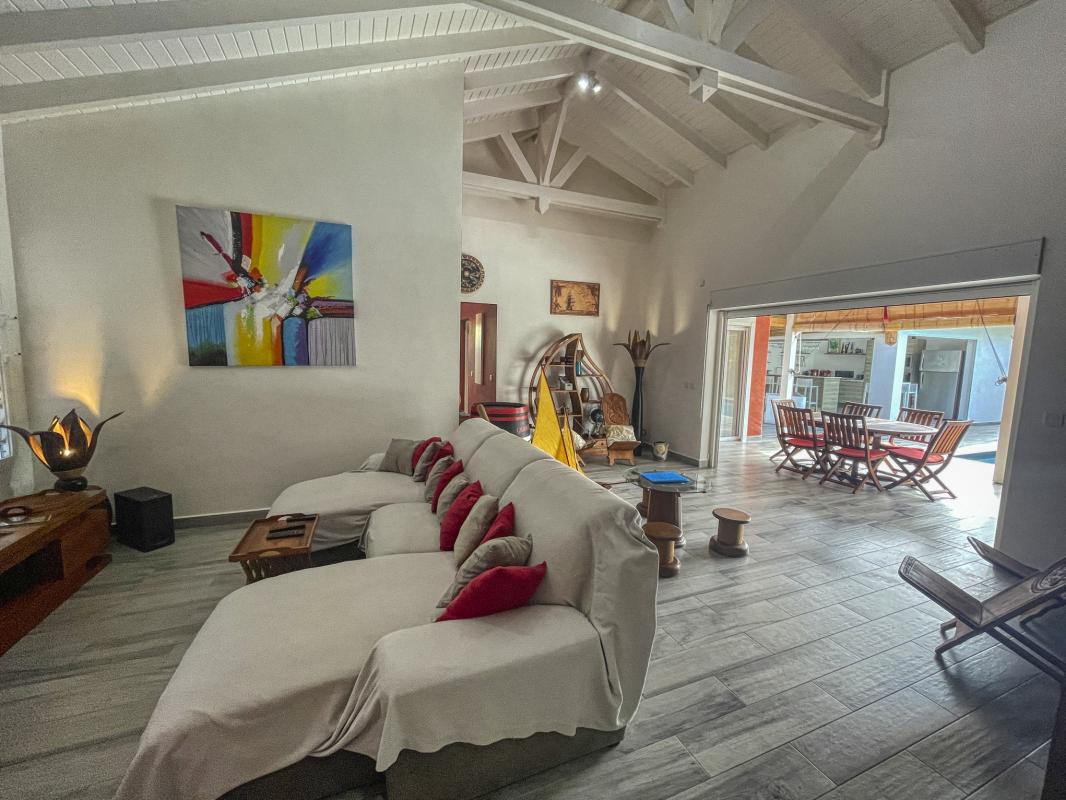 Location villa avec piscine Saint François Guadeloupe_ Salon 
