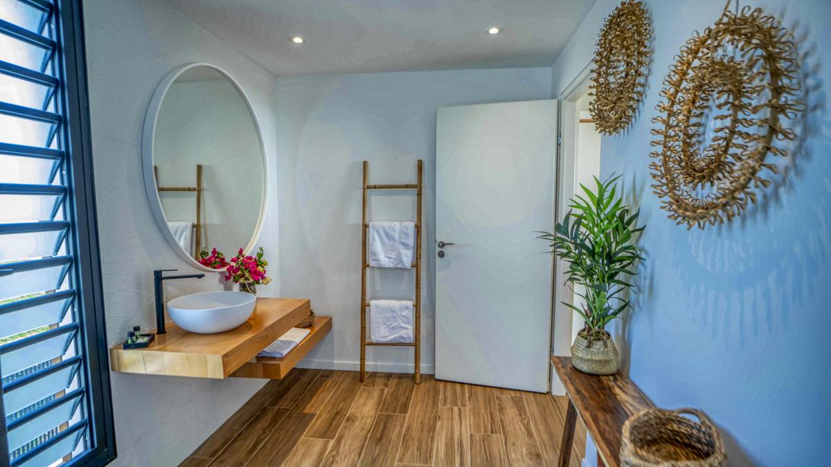 A louer villa pieds dans l'eau Saint François Guadeloupe-Chambre Etage