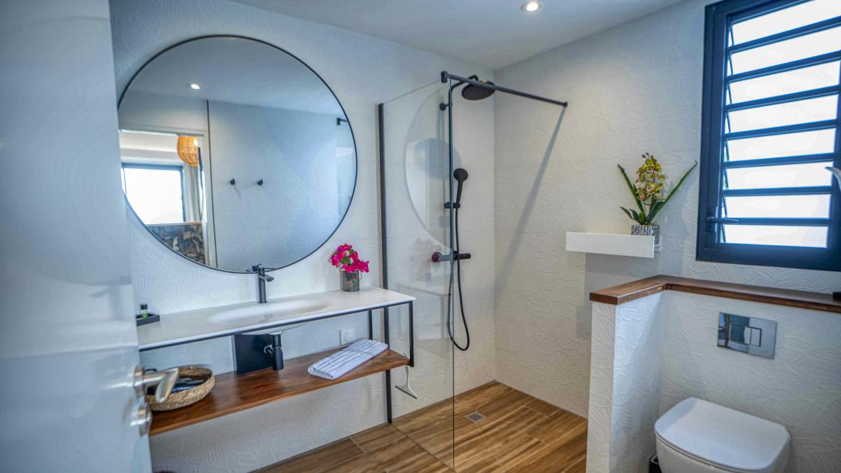 A louer villa pieds dans l'eau Saint François Guadeloupe-Chambre Etage